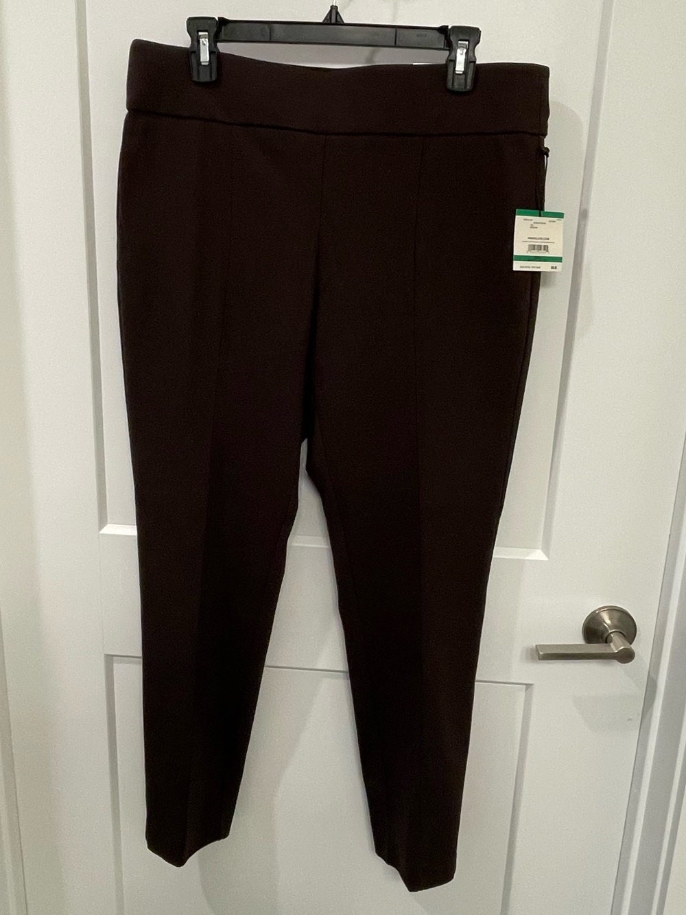 NWT Anne Klein Dark Brown Skinny Ankle Pants Never worn, Excellent Quality Pants